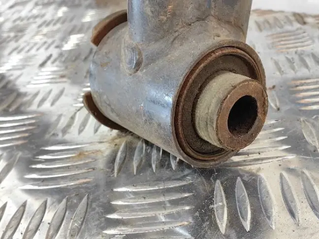 Рычаг задний нижний правый Discovery 3/4 L319