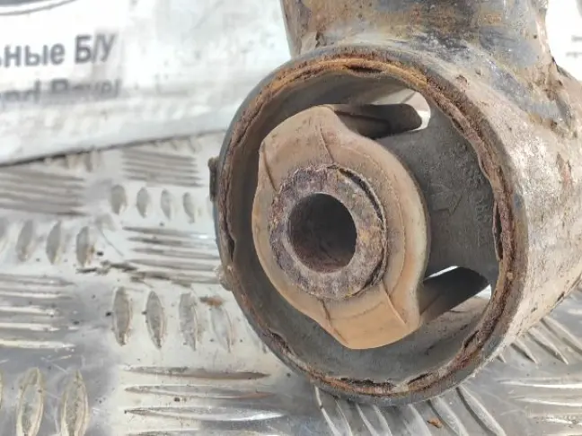 Рычаг задний нижний левый Discovery 3/4 L319