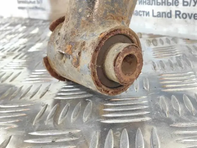 Рычаг задний нижний левый Discovery 3/4 L319