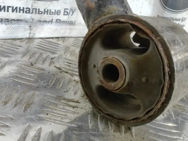 Рычаг задний верхний правый DISCOVERY 3 L319 05-14