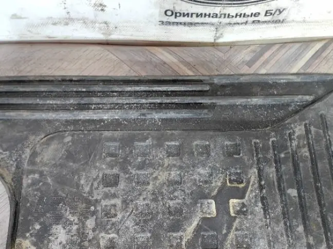 Коврик передний правый оригинал DISCOVERY 3/4 L319