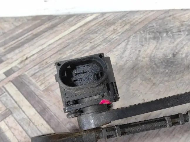 Датчик кузова задний DISCOVERY 4 L319 3.0