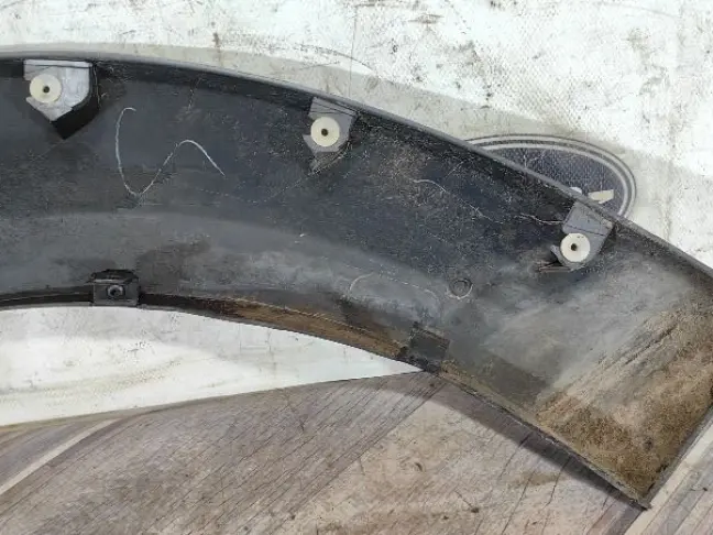 Молдинг заднего крыла правого DISCOVERY 3 L319