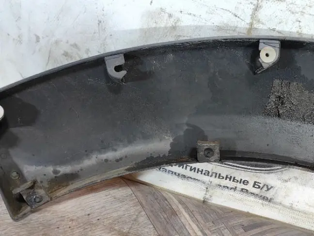 Молдинг заднего крыла правого DISCOVERY 3 L319