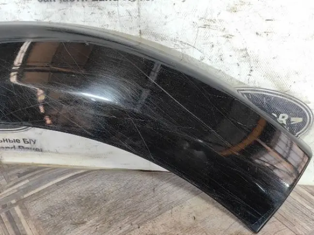 Молдинг заднего крыла правого DISCOVERY 3 L319