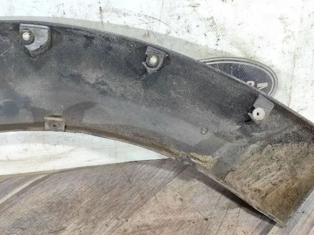 Молдинг заднего крыла правого DISCOVERY 3 L319