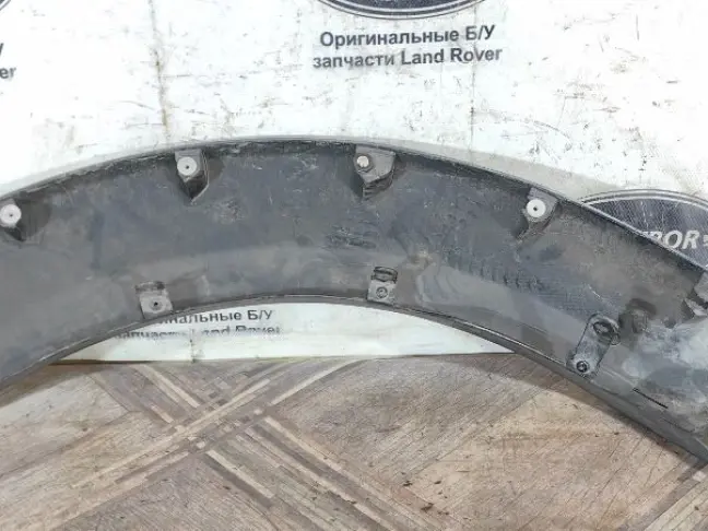 Молдинг заднего крыла правого DISCOVERY 3 L319