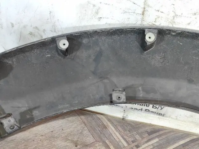 Молдинг заднего крыла правого DISCOVERY 3 L319