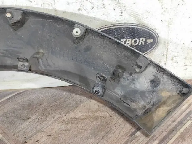 Молдинг заднего крыла правого DISCOVERY 3 L319