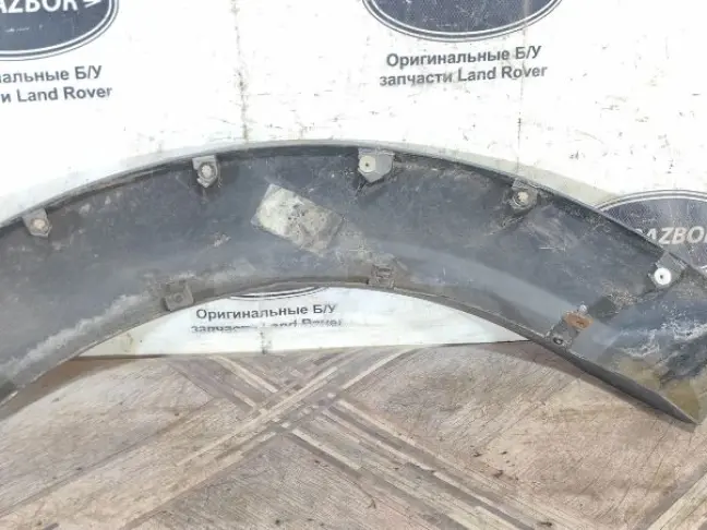Молдинг заднего крыла правого DISCOVERY 3 L319