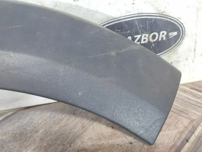 Молдинг заднего крыла правого DISCOVERY 3 L319