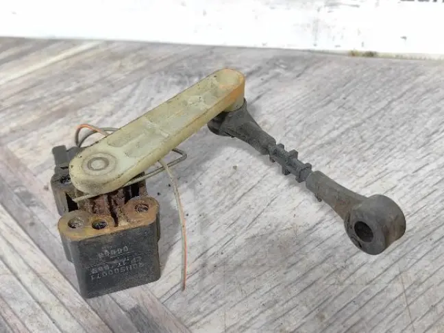 Датчик передний левый Land Rover Discovery 3