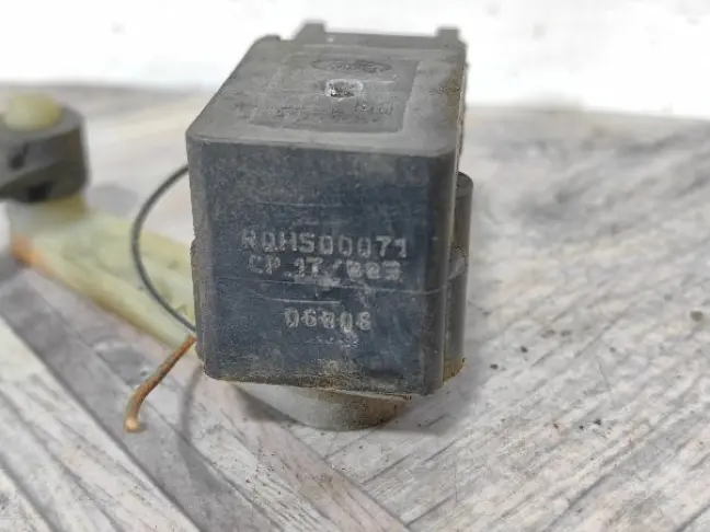 Датчик передний левый Land Rover Discovery 3