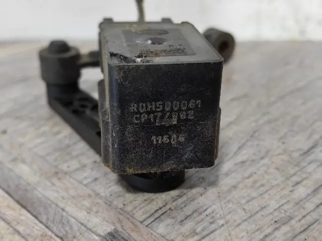 Датчик передний правый Land Rover Discovery 3