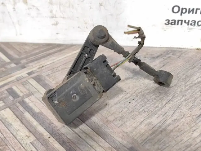 Датчик передний правый Land Rover Discovery 3