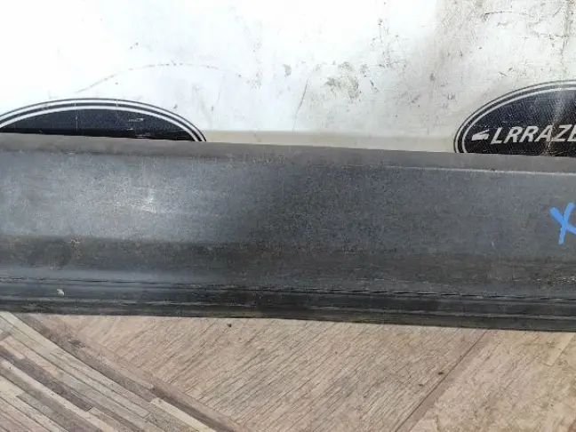 Молдинг двери задней левой DISCOVERY 3 L319 05-09