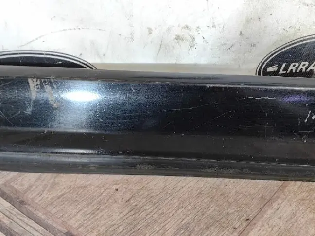 Молдинг двери задней левой DISCOVERY 3 L319 05-09