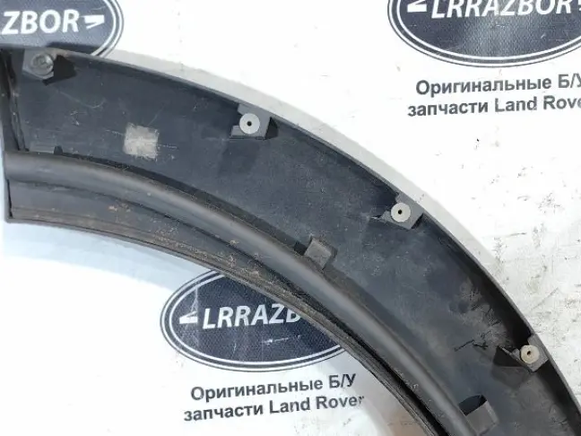 Молдинг двери задней левой DISCOVERY 3 L319 05-09