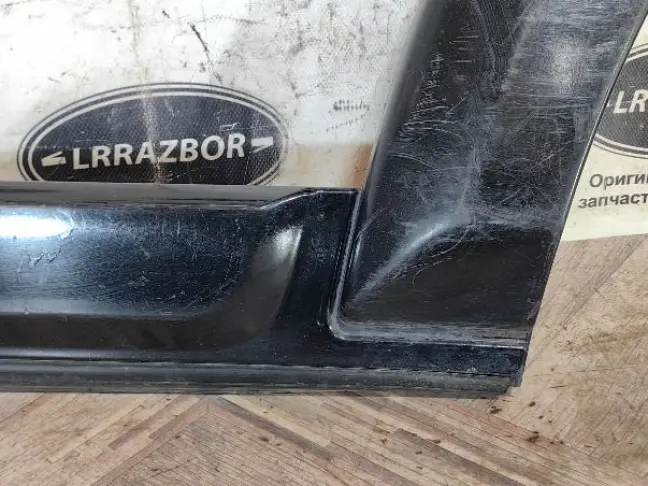 Молдинг двери задней левой DISCOVERY 3 L319 05-09