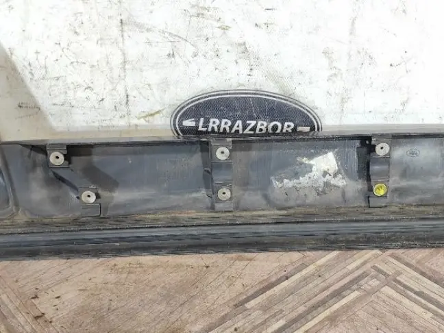 Молдинг двери задней левой DISCOVERY 3 L319 05-09