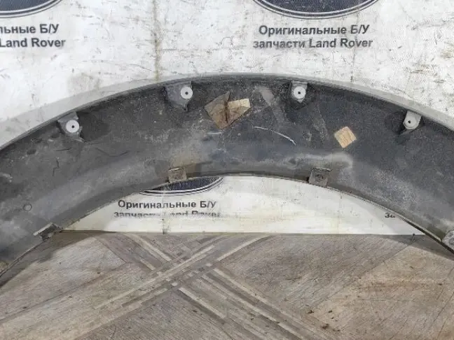 Молдинг заднего крыла левого DISCOVERY 3 L319