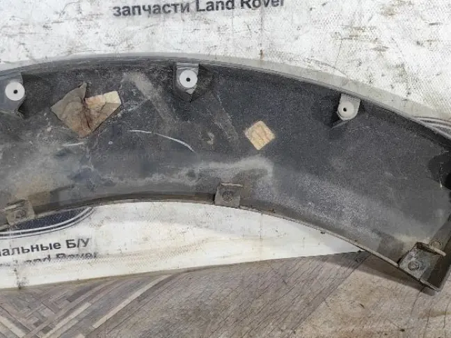 Молдинг заднего крыла левого DISCOVERY 3 L319