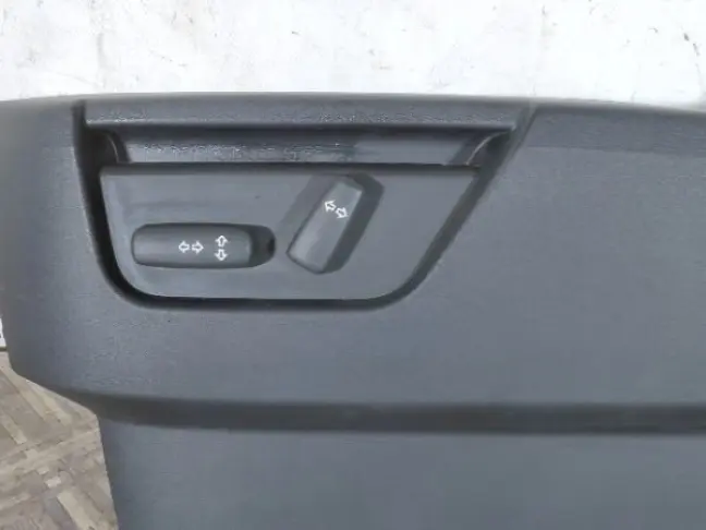 Накладка сидения левая Sport L320 05-09