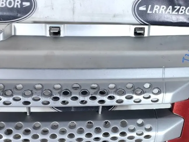 Решетка радиатора Range Rover Sport L320
