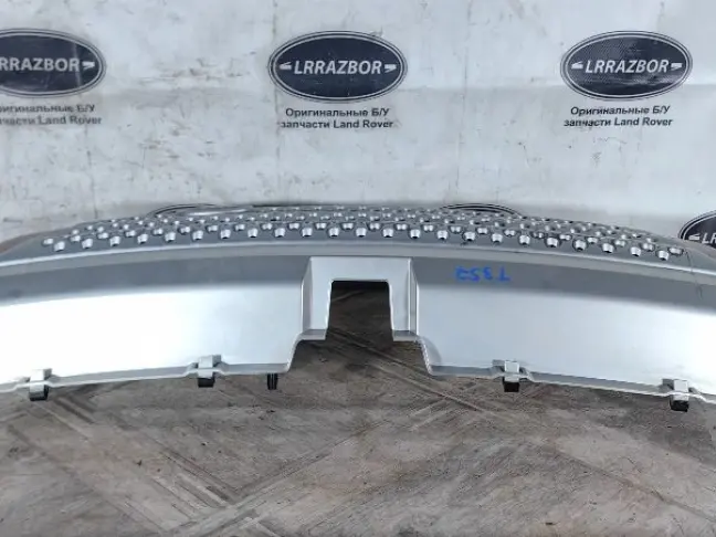 Решетка радиатора Range Rover Sport L320