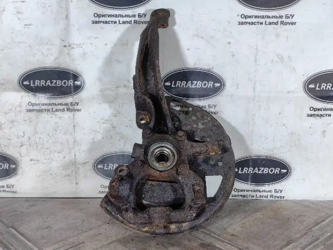 Кулак передний левый  Range Rover Sport L320 05-09