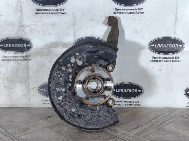 Кулак передний левый  Range Rover Sport L320 05-09