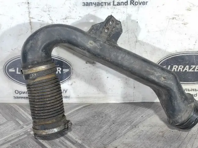 Патрубок воздушный левый Range Rover 3 L322 3.6