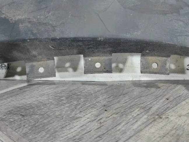 Треугольник подкрылка левый Range Rover L322 05-12