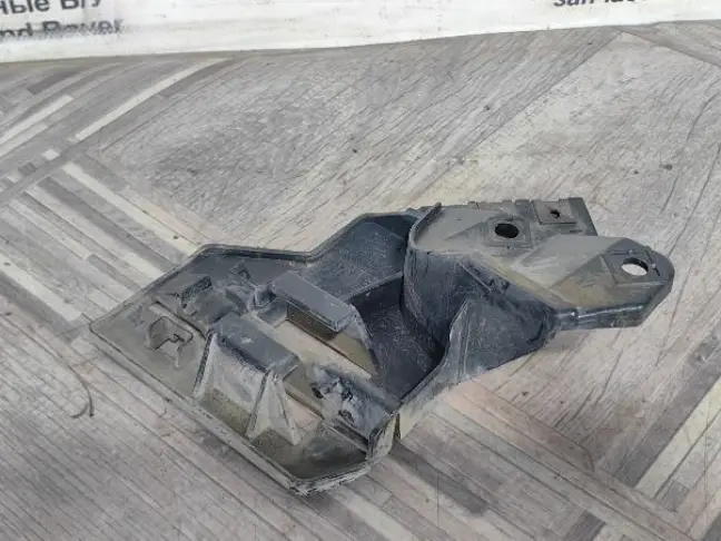 Кронштейн бампера левый Range Rover L322 02-05