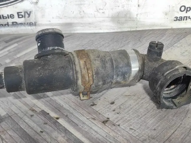 Патрубок системы охлаждения Range Rover L322 05-09