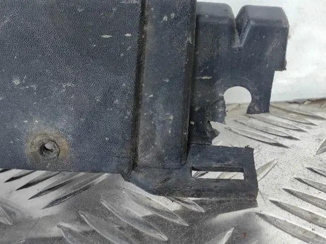 Ресничка бампера правая Range Rover L322 02-05