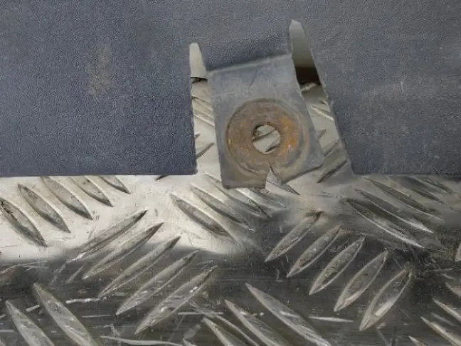 Ресничка бампера левая Range Rover L322 02-05