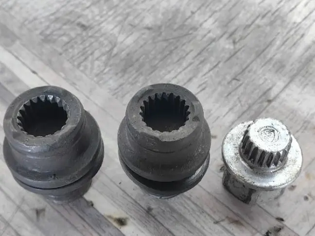 Секретка на колеса комплект Range Rover L322 L320