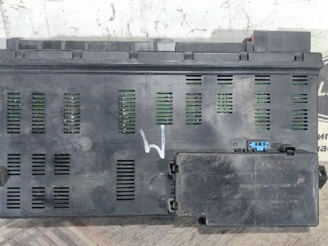 Блок предохранителей салонный Range Rover L322 02+