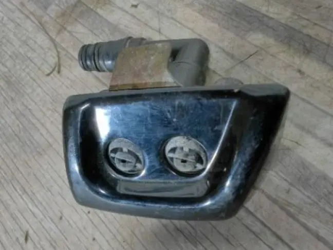 Форсунка фароомывателя левая Range Rover L322