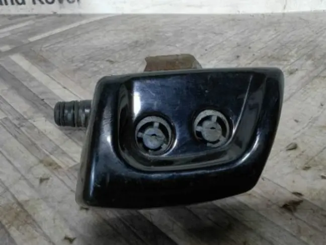 Форсунка фароомывателя левая Range Rover L322