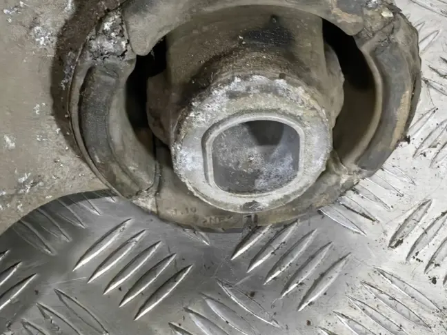 Подрамник задний Range Rover Sport 2 L494 L405