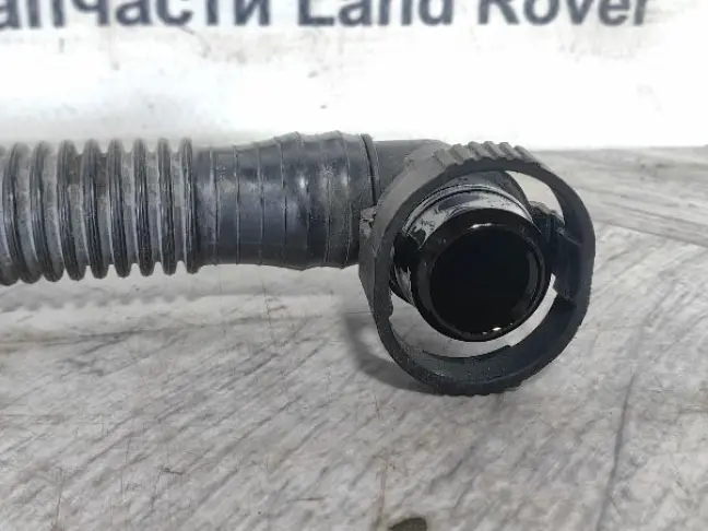 Трубка вентиляции картера Discovery 3 4.4 L319
