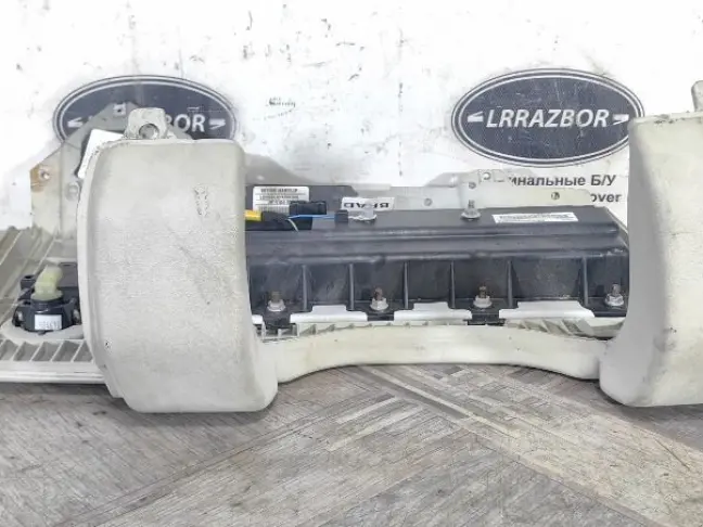 Подушка безопасности колени Range Rover L322