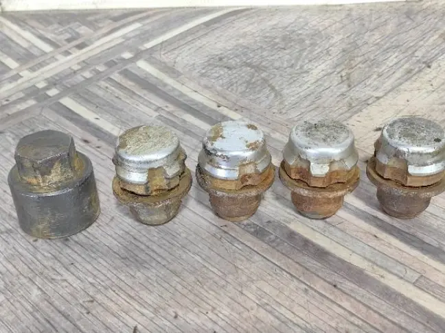 Секретка на колеса комплект Range Rover L322 L320