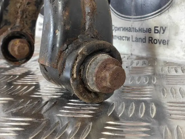 Рычаг задний левый верхний Range Rover L322 02-12