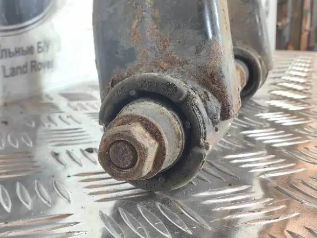 Рычаг задний левый верхний Range Rover L322 02-12