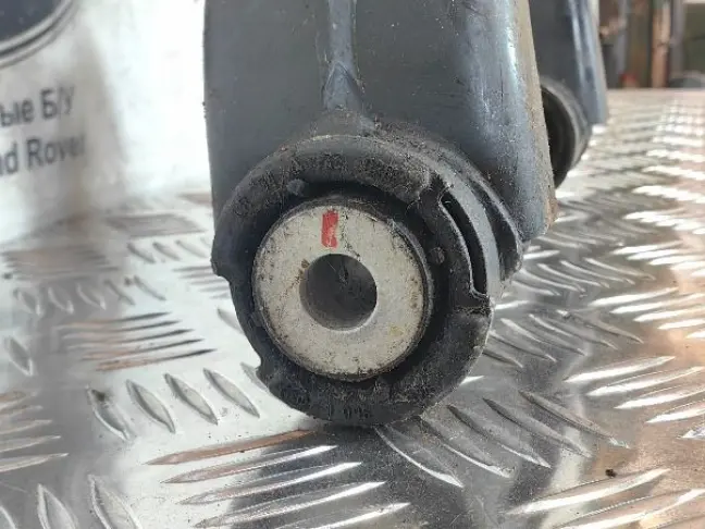 Рычаг задний правый верхний Range Rover L322 02-12