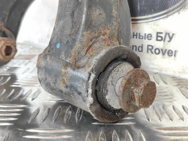 Рычаг задний правый верхний Range Rover L322 02-12