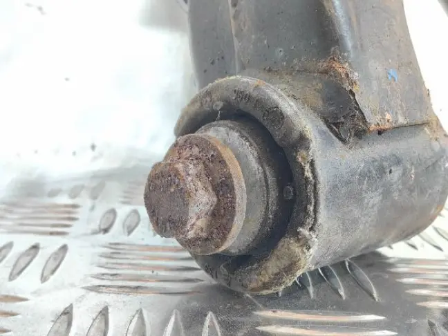 Рычаг задний правый верхний Range Rover L322 02-12